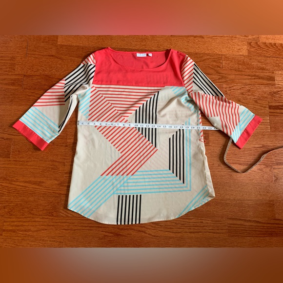 New York and Company- women’s lightweight tunic, size Lg. - Picture 10 of 10